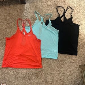 Set of 3 Nike Dri-Fit tank top - Medium
